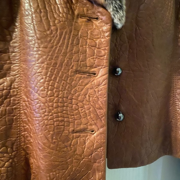 Armani Jacket 🧥 100 % Leather and Real Fur 💕🌸😍! - Picture 8 of 13